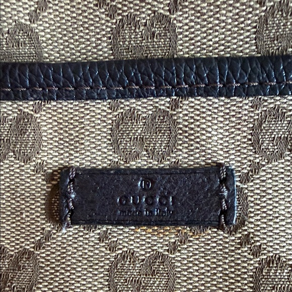 Gucci Tan and Brown Monogram Shoulder Bag - Picture 4 of 14